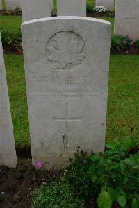Etaples Military Cemetery - Reid, James Hutton
